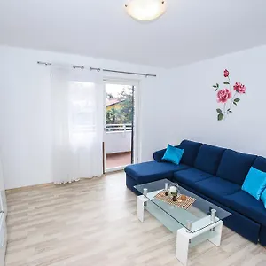  Apartment Bojan